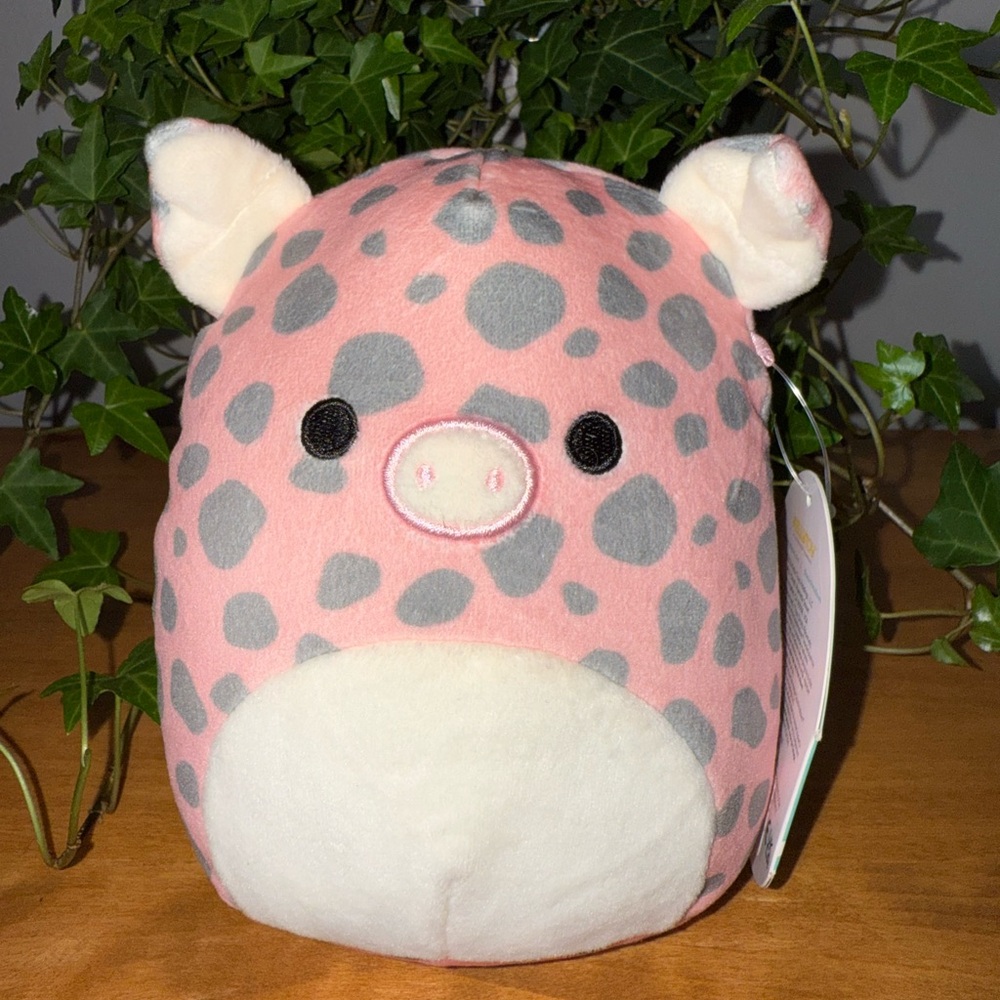 Squishmallows Aquitaine the Pig